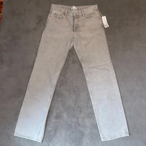 Jeans  - Nya Gina tricot jeans med prislapp kvar! Nypris 499:-  Hör gärna av er vid intresse🥰