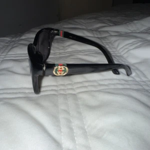 Solglasögon - Säljer ett par solglasögon GG. 