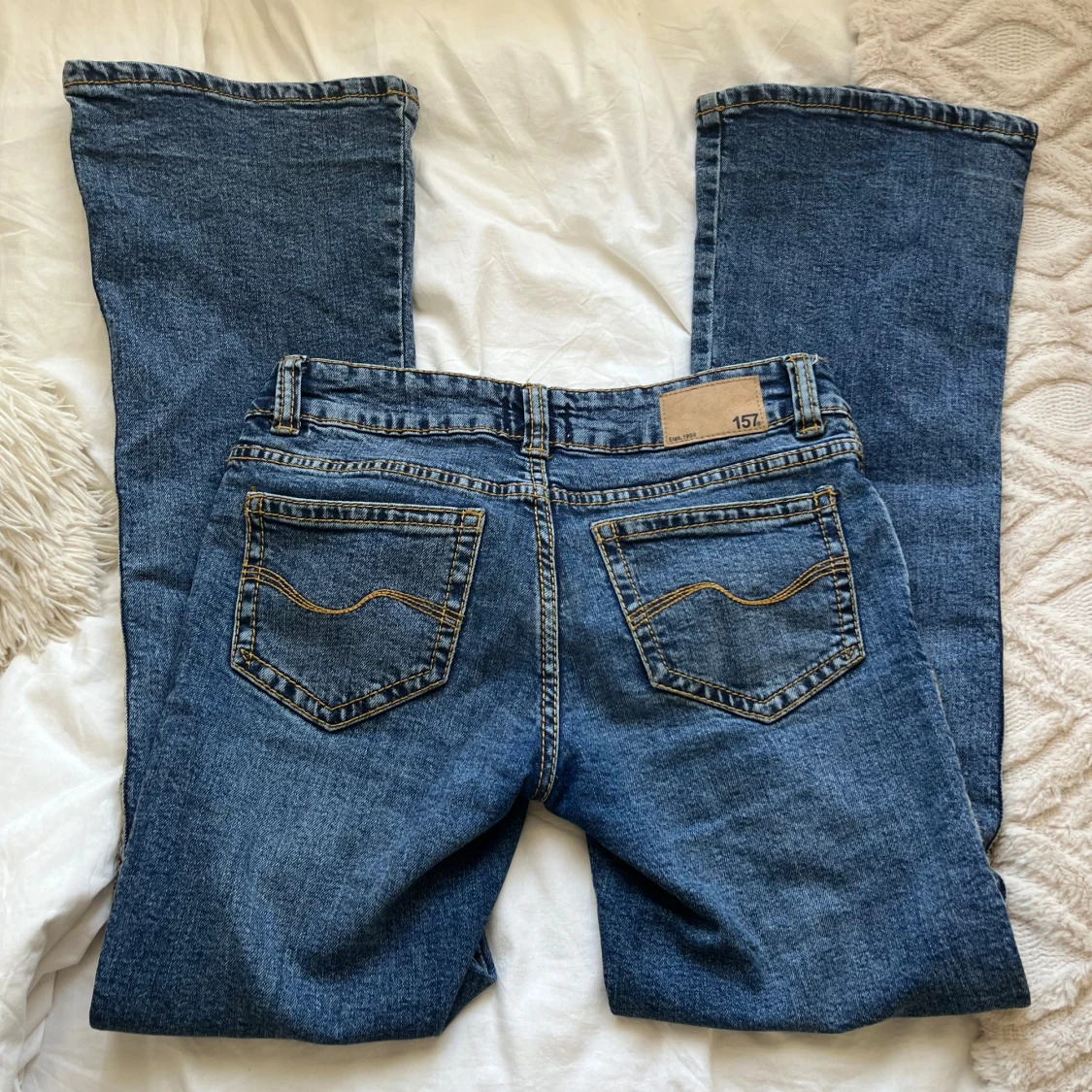 Blåa bootcut jeans  - 2