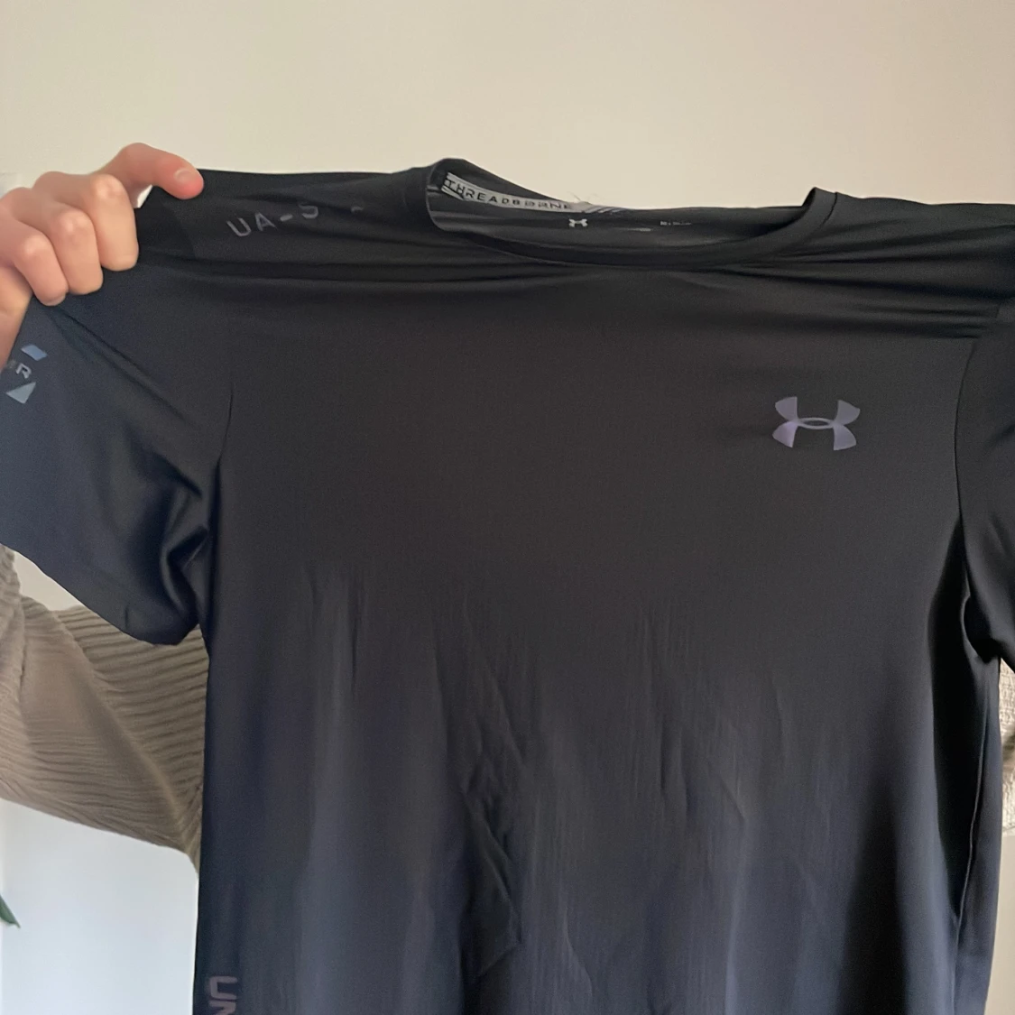 Svart träningst-shirt från Under Armour - 3