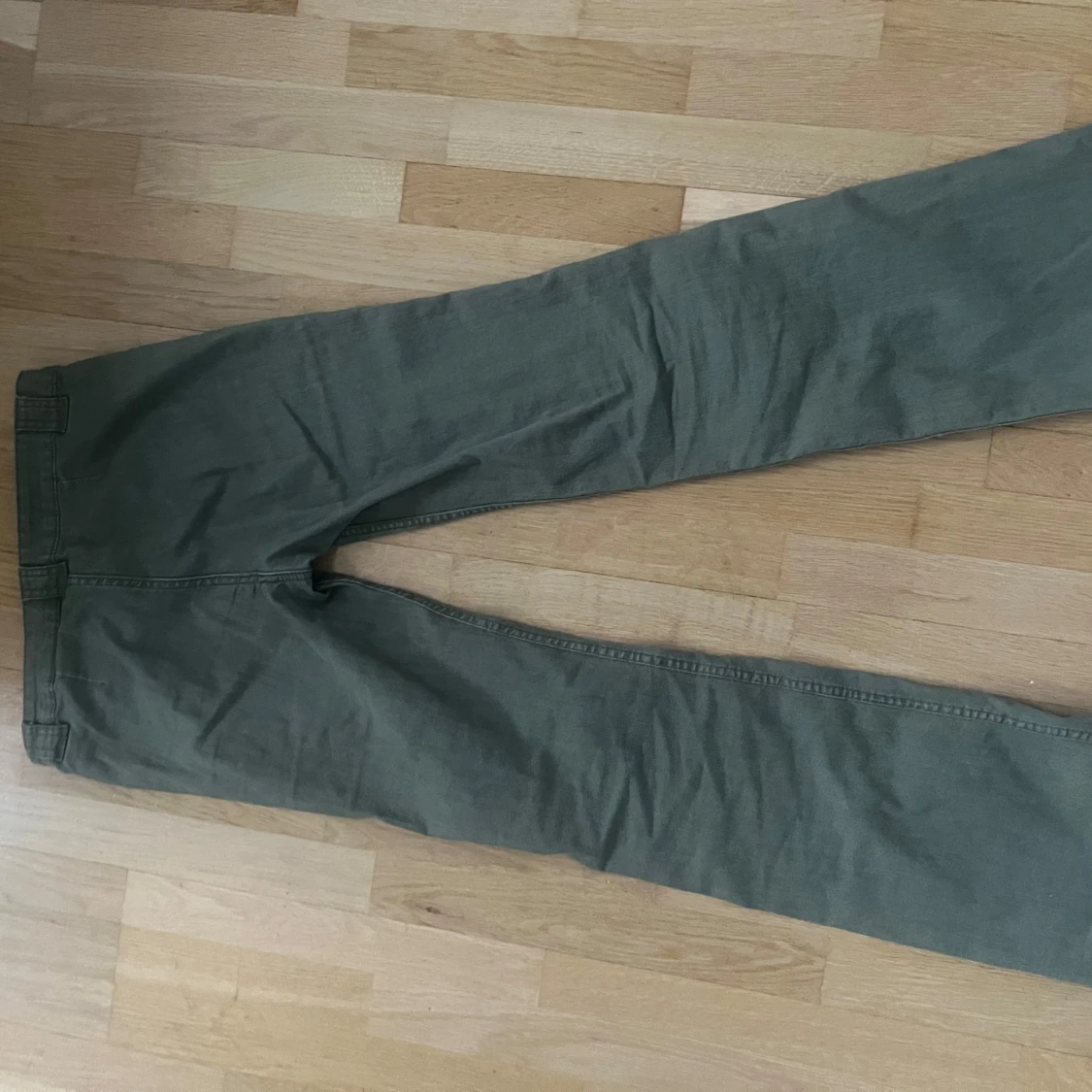 Olivgröna byxor från H&M Divided - 4