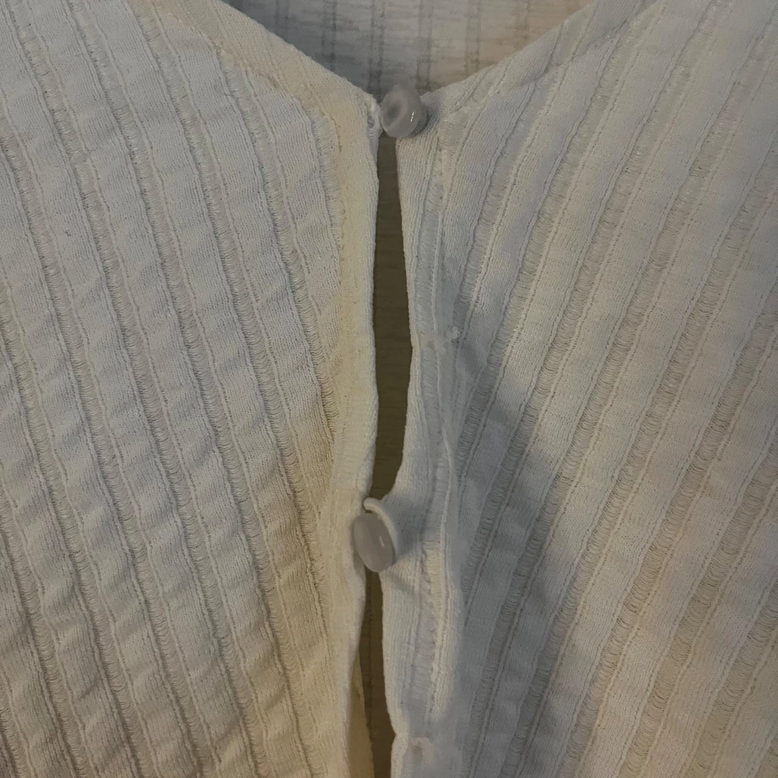 Vit ribbad kofta från H&M Divided - 1