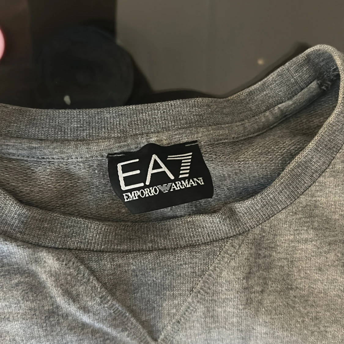 Grå sweatshirt från Emporio Armani EA7 - 1