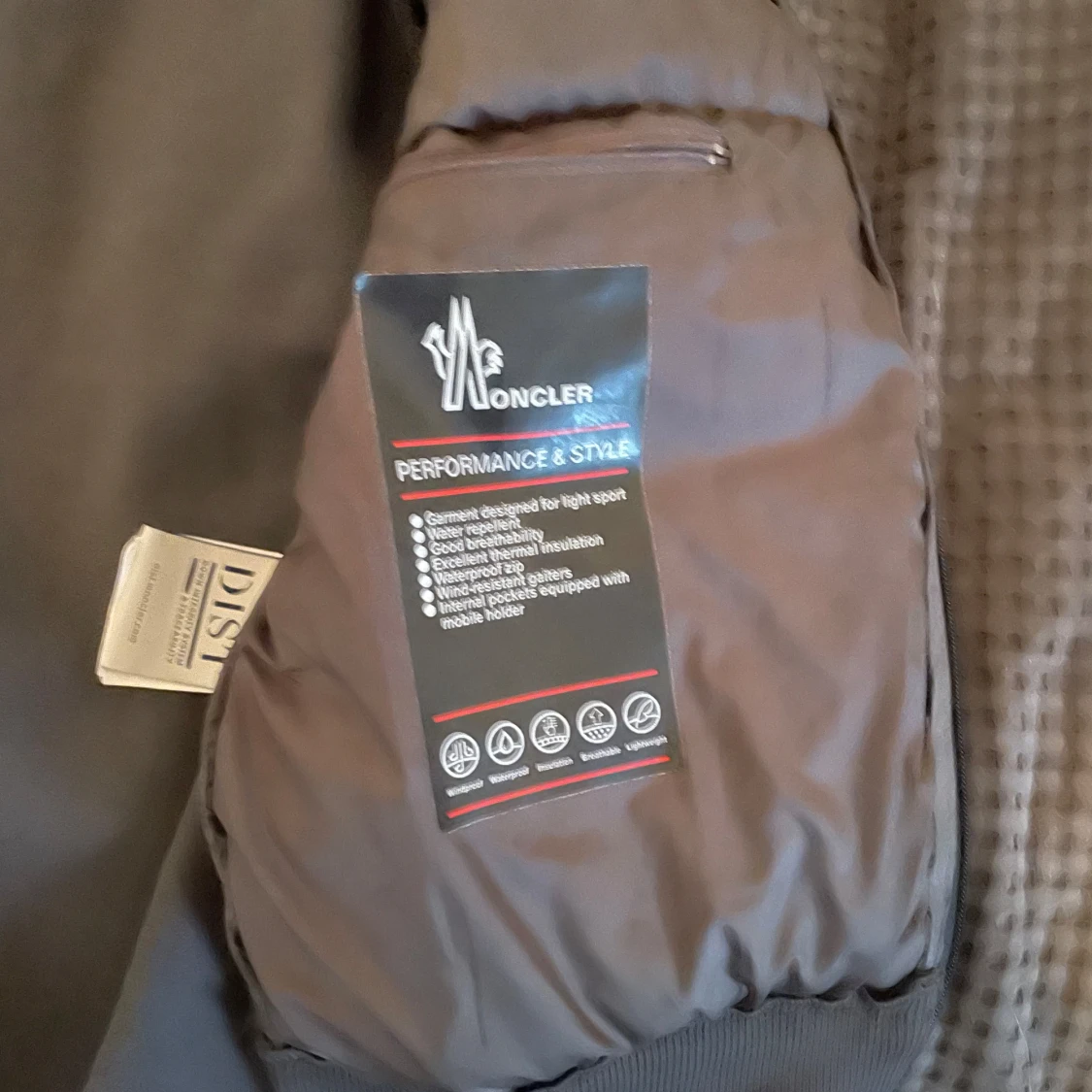 Svart pufferjacka från Moncler - 4