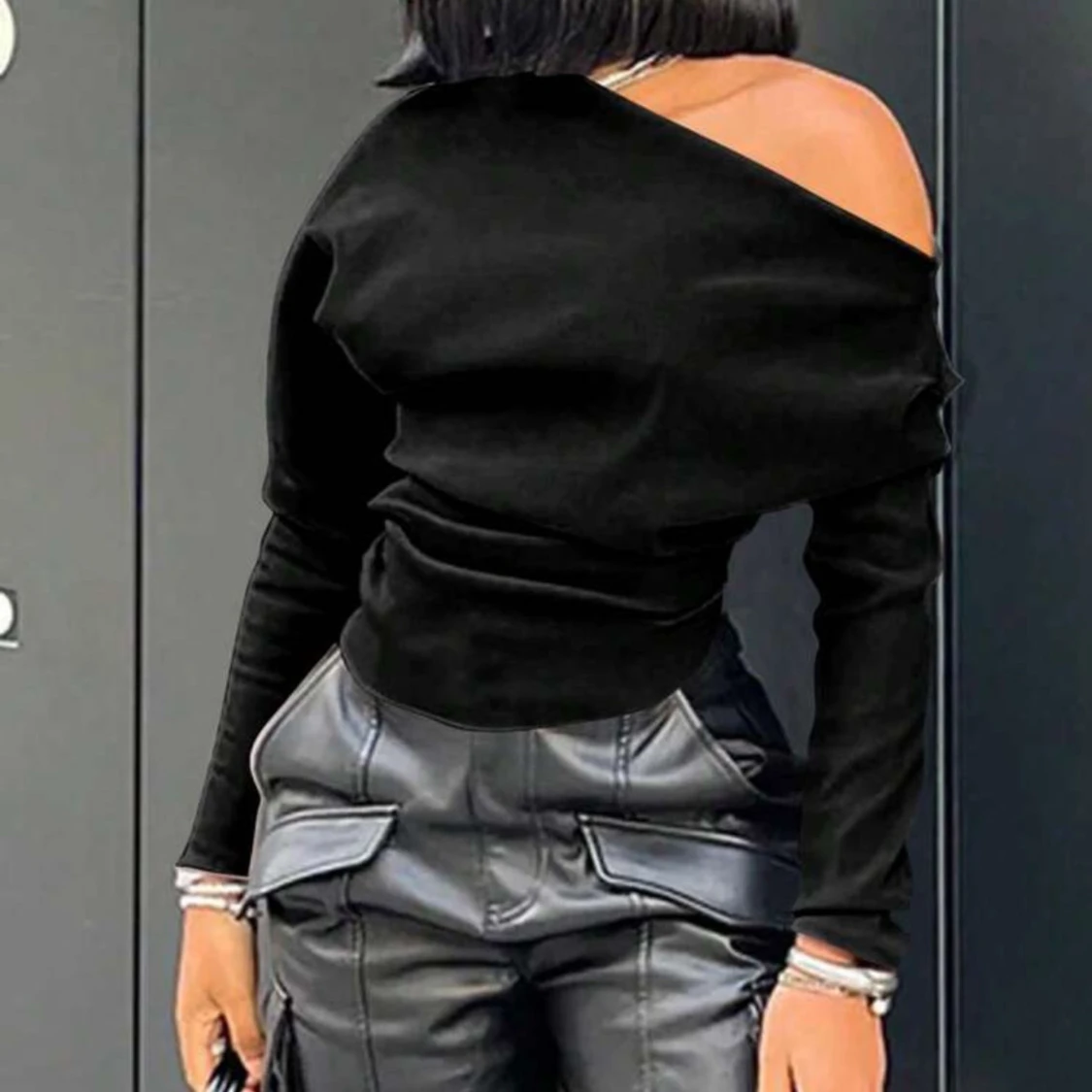 Svart oneshoulder topp