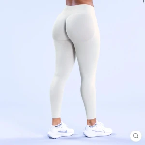 DFYNE impact leggings  - Säljer ett par  leggings från DFYNE med hög midja och bred ribbad linning. De är tighta och stretchiga, perfekta för träning.  De är äkta och kan bevisa om de skulle behövas i färgen lunar rock