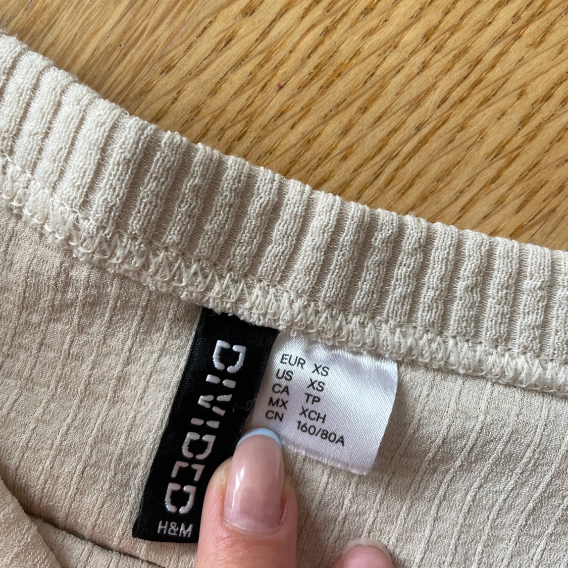 Crémefärgad croppad halterneck  - 2