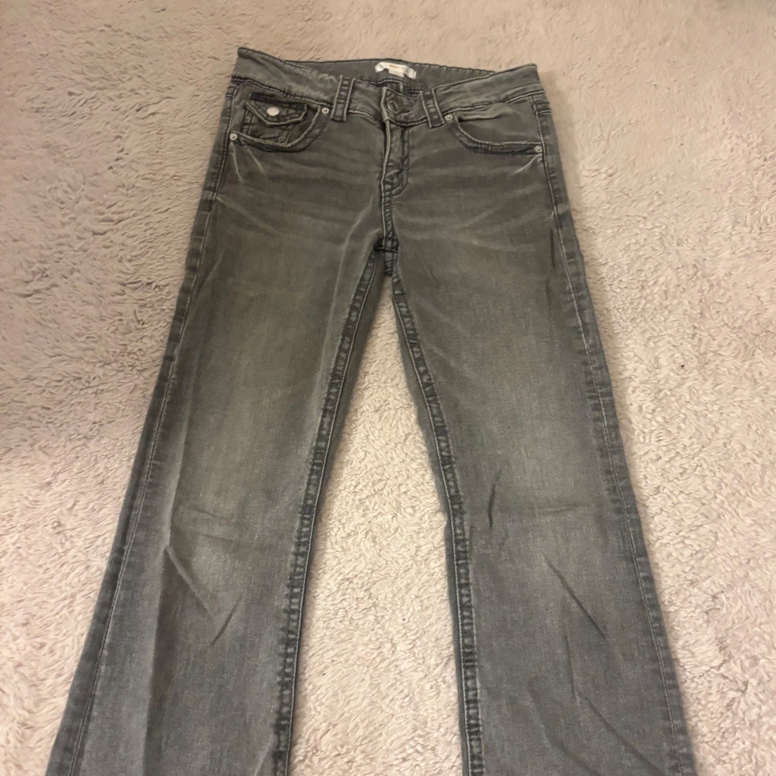 Grå bootcut jeans - 1