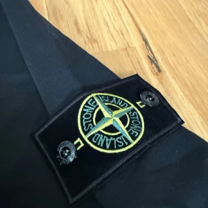 Stone Island  - En helt ny stone island tröja. Storleken är M