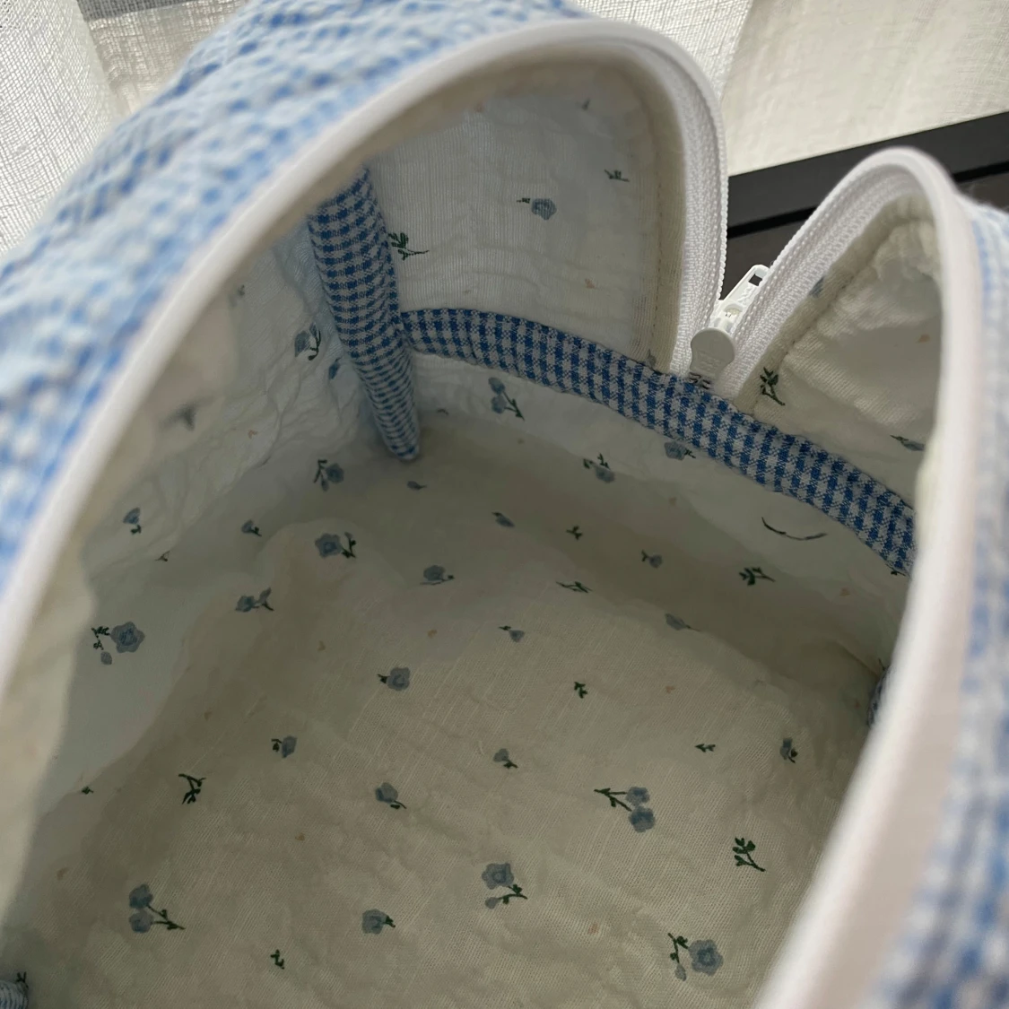 Rutig blå och vit necessär i bomull - 1