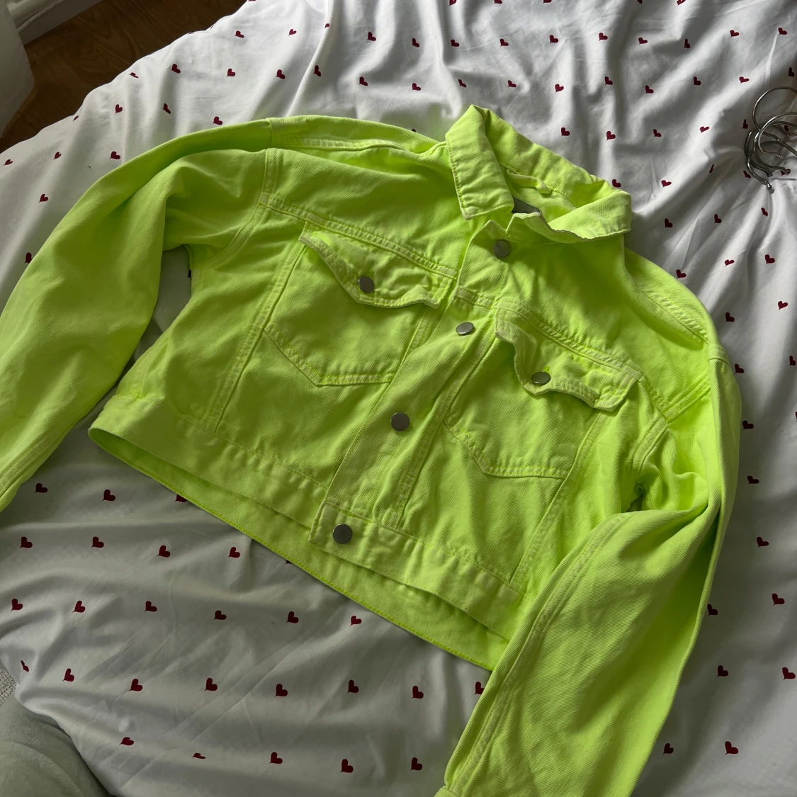 Neon croppad jeansjacka - 2