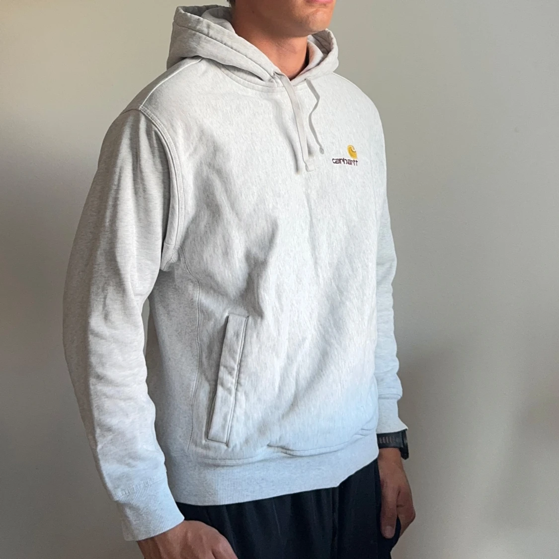 Ljusgrå hoodie från Carhartt - 1