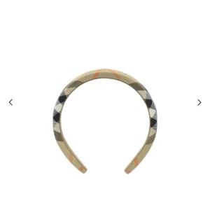 Burbery diadem - Nästan oandvänt burberry diadem köpt för 1800 