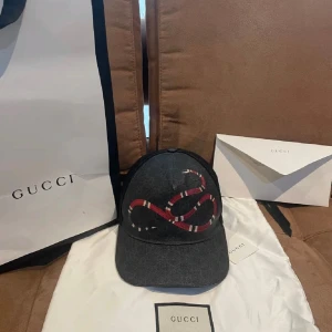 Gucci keps -  kingsnake, kommer med allt på bilden och taggen, såklart äkta 