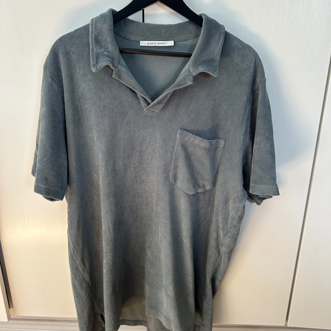 Grå frotté pikétröja A Day's March