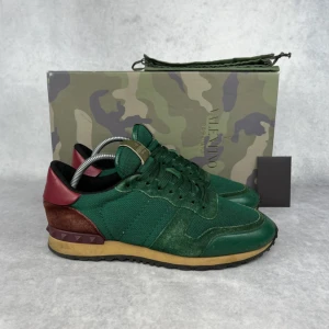 Valentino rockrunner sneaker - – Condition: 8/10  – What is included: Only the sneakers  – Retail price: 8515 SEK