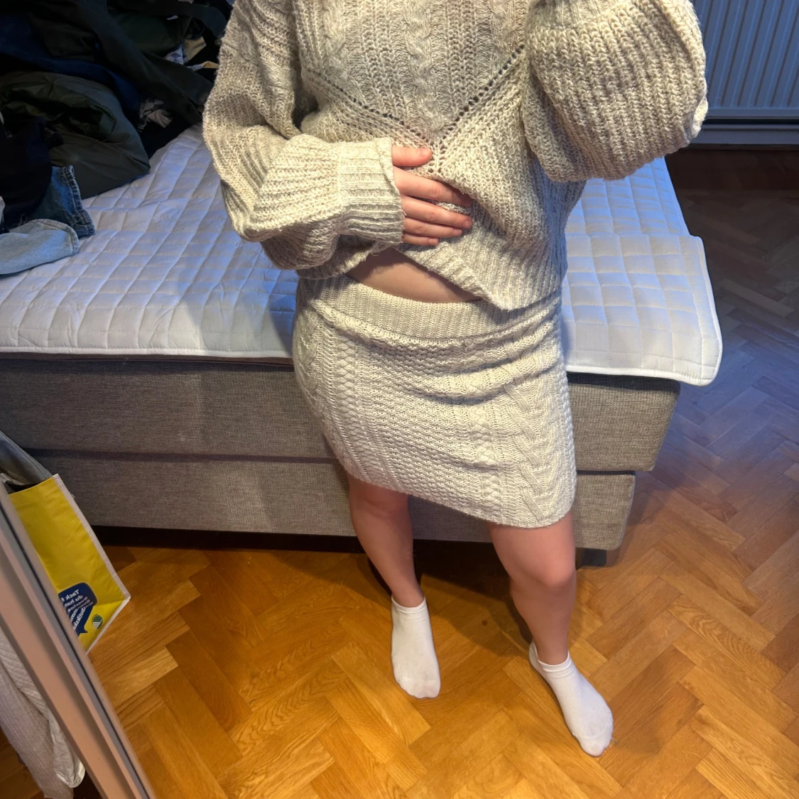 Ljus stickad set - 2