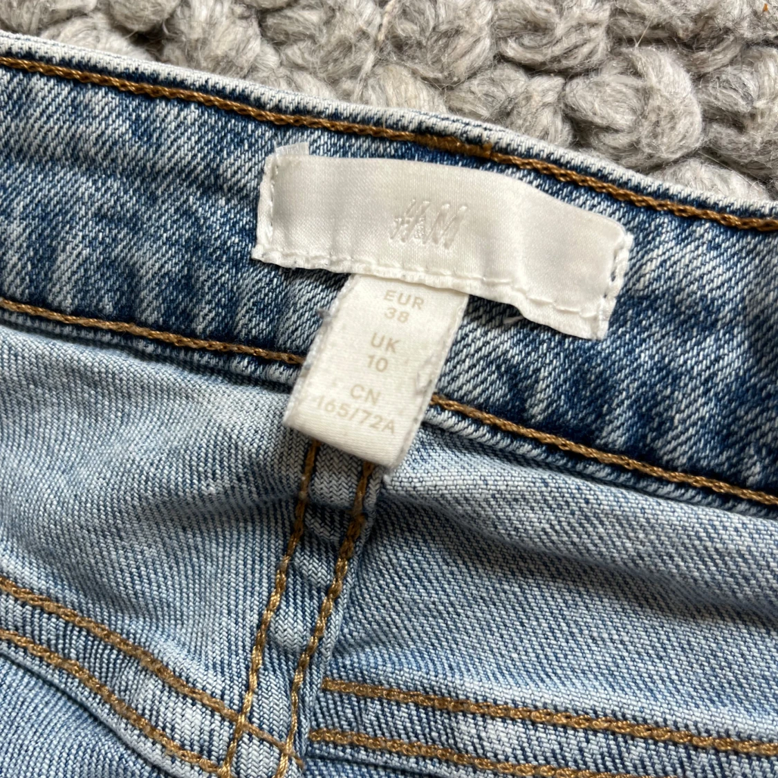 Ljusa slitna jeansshorts från H&M - 3