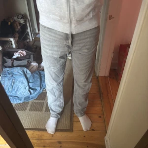 Jack & Jones jeans - Jeans från Jack & Jones storlek 31/32, fint skick. Hämtas i Gamla Enskede eller fraktad