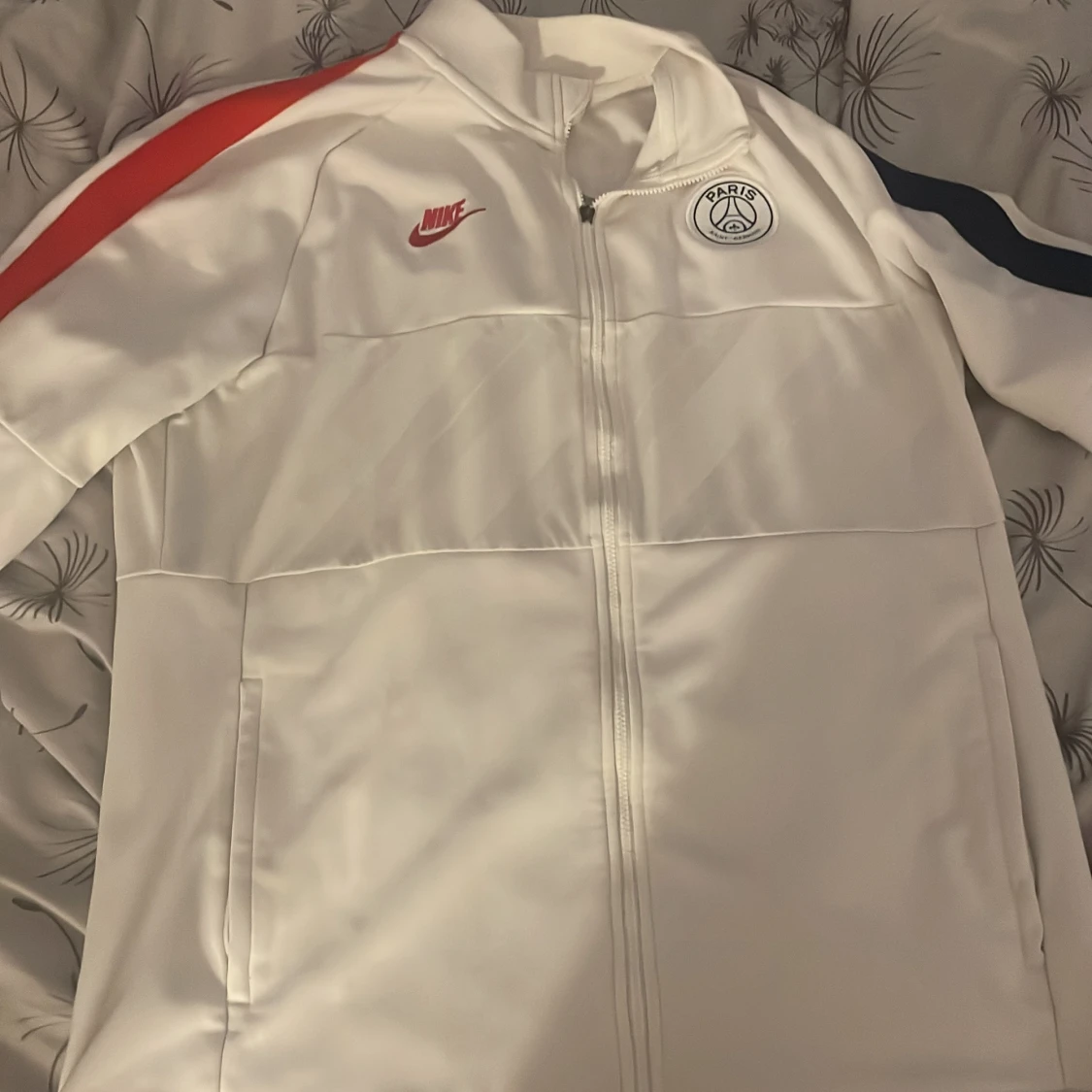 PSG x Nike vit vindjacka XL