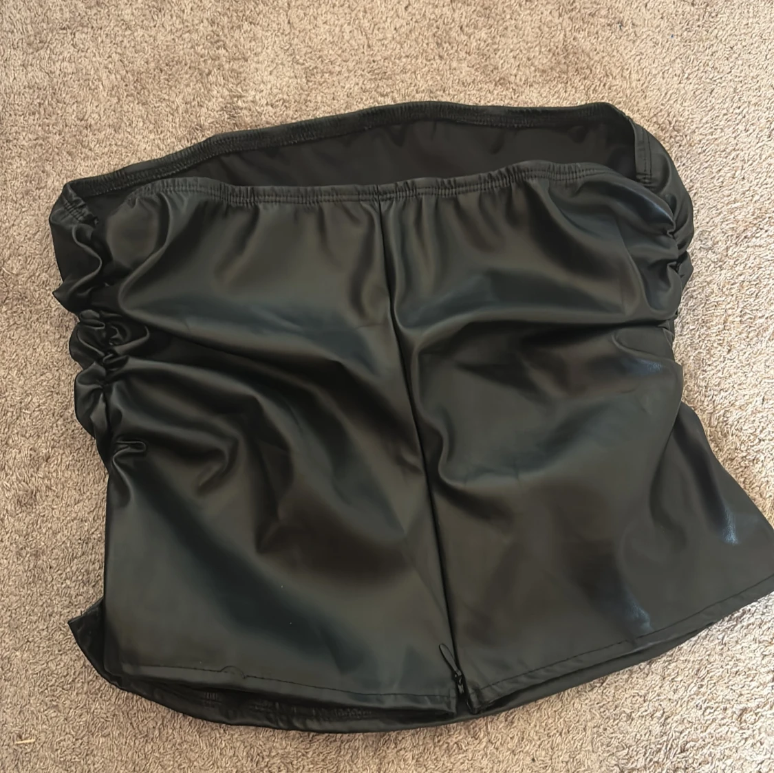 Svart lädertopp - 1