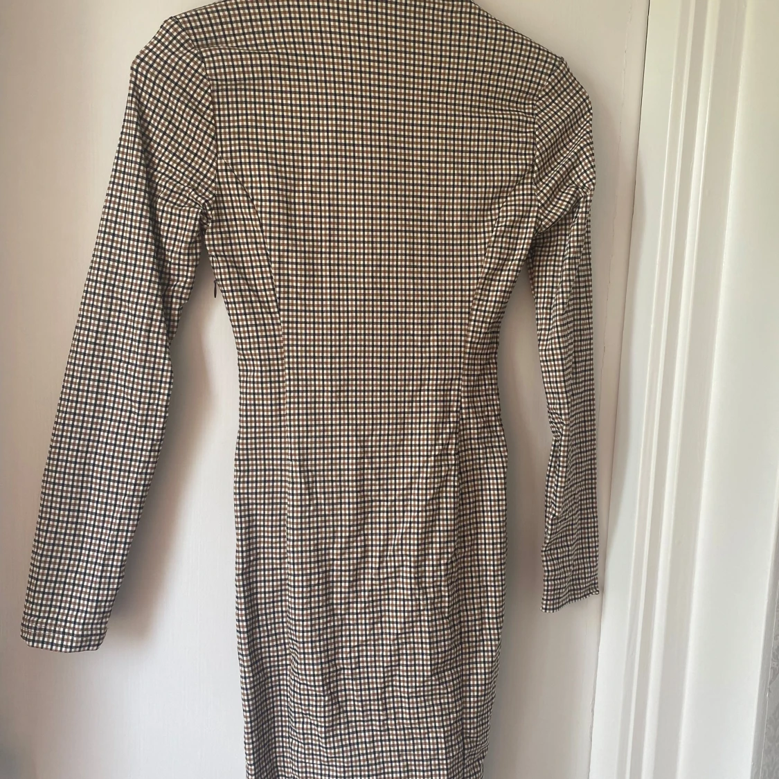 Rutig blazerklänning från Amisu - 2