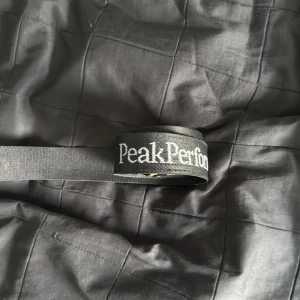 Peak Performance bälte - Svart Peak bälte som passar till allt