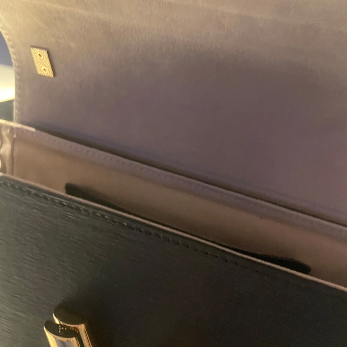 Svart axelväska  - 1