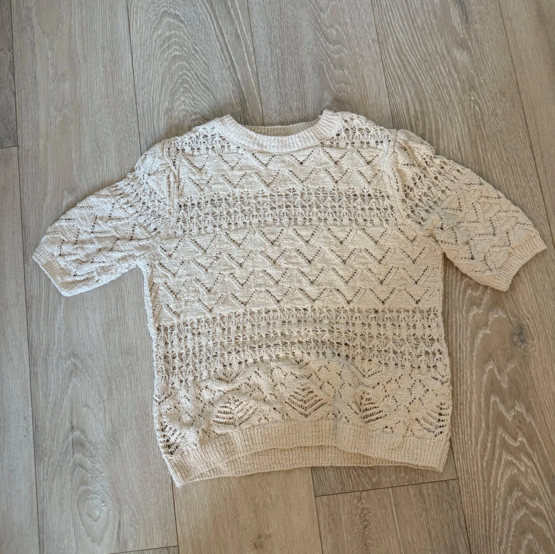Beige stickad topp från Zara - 2