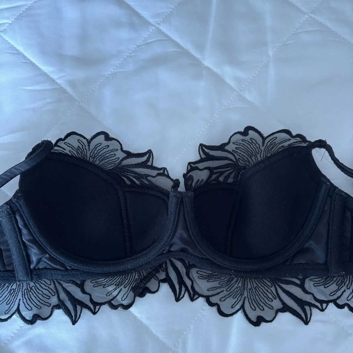 Svart topp/bh med spets - 1