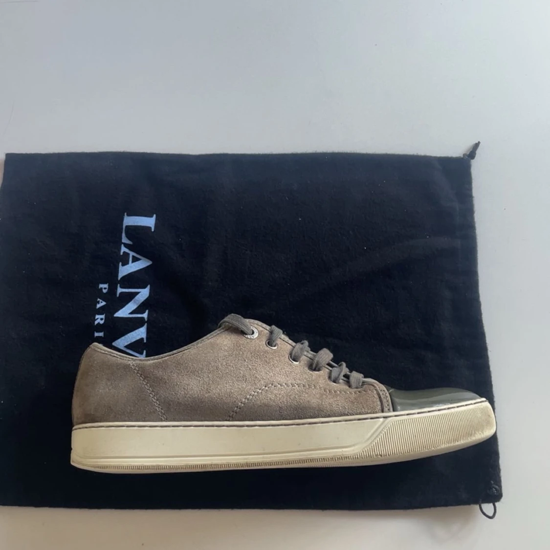 Lanvin sneakers med grön tå - 1