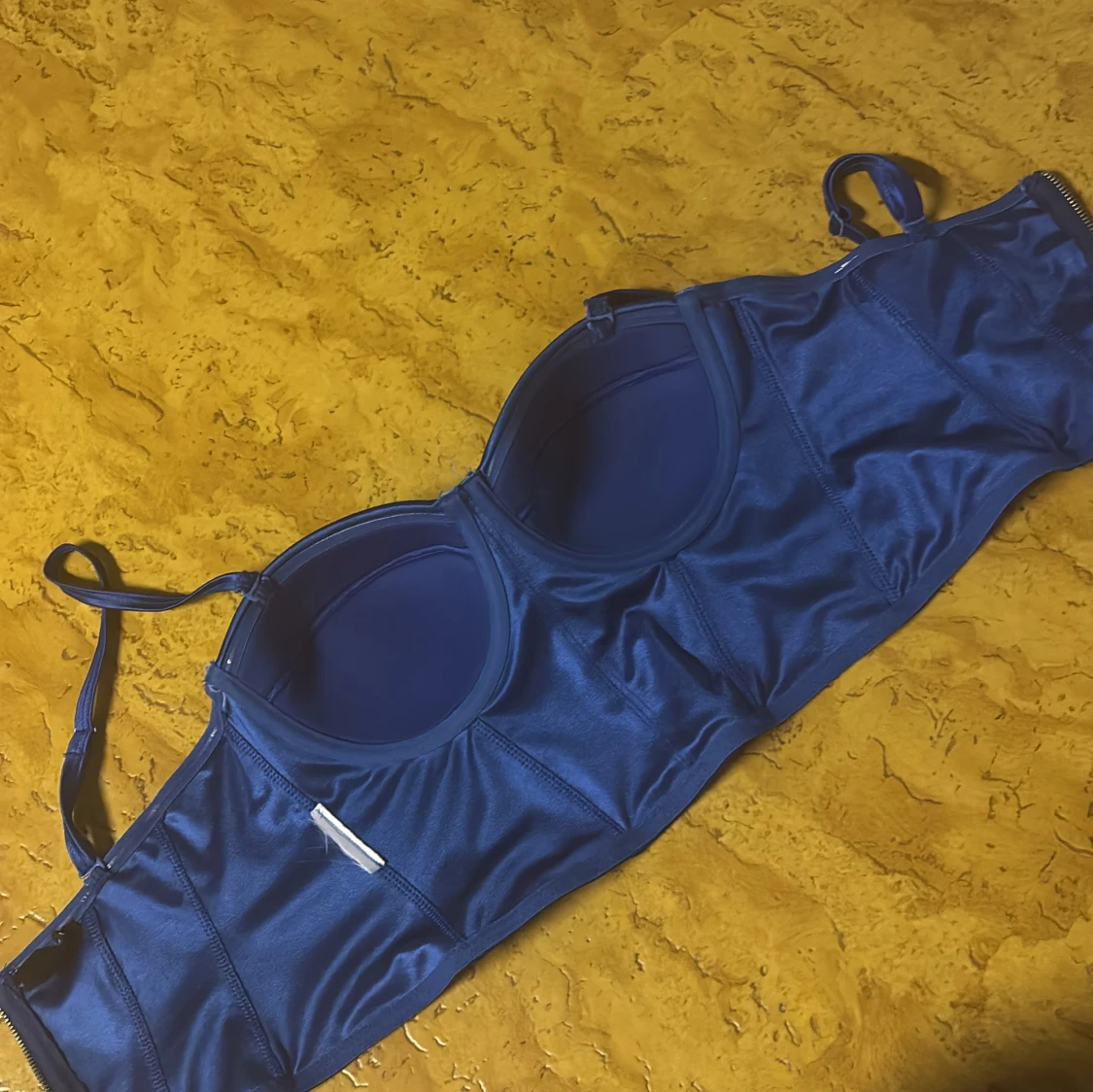 Blå satin korsettopp med axelband - 1