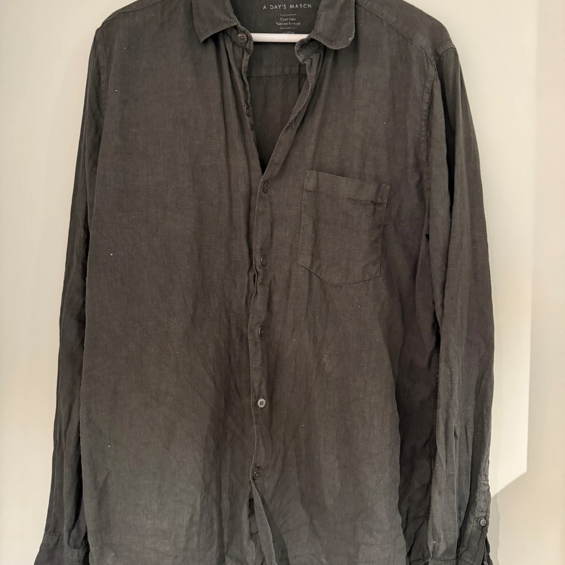 Mörkgrön linneskjorta från A Day's March