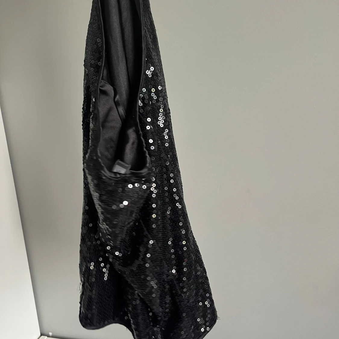 Svart paljett halterneck topp från ONLY - 4