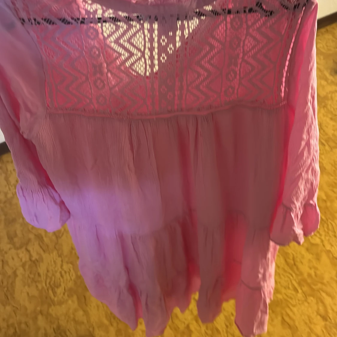 Rosa kortklänning från Amisu - 1