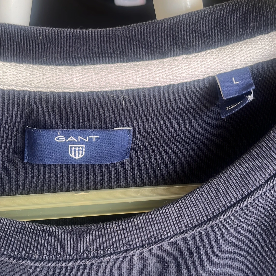 Mörkblå sweatshirt från GANT - 1