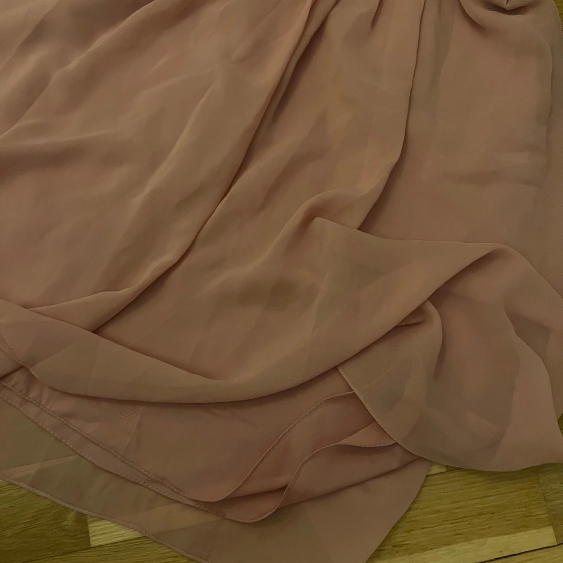 Rosa klänning med knytband - 1