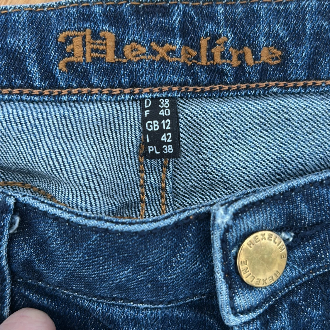 Lågmidjade jeans från Hexeline - 2