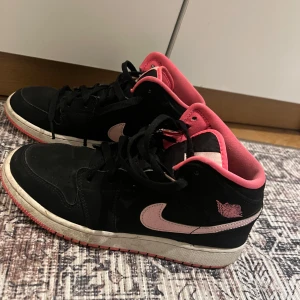 Nike Air Jordans - 🌸