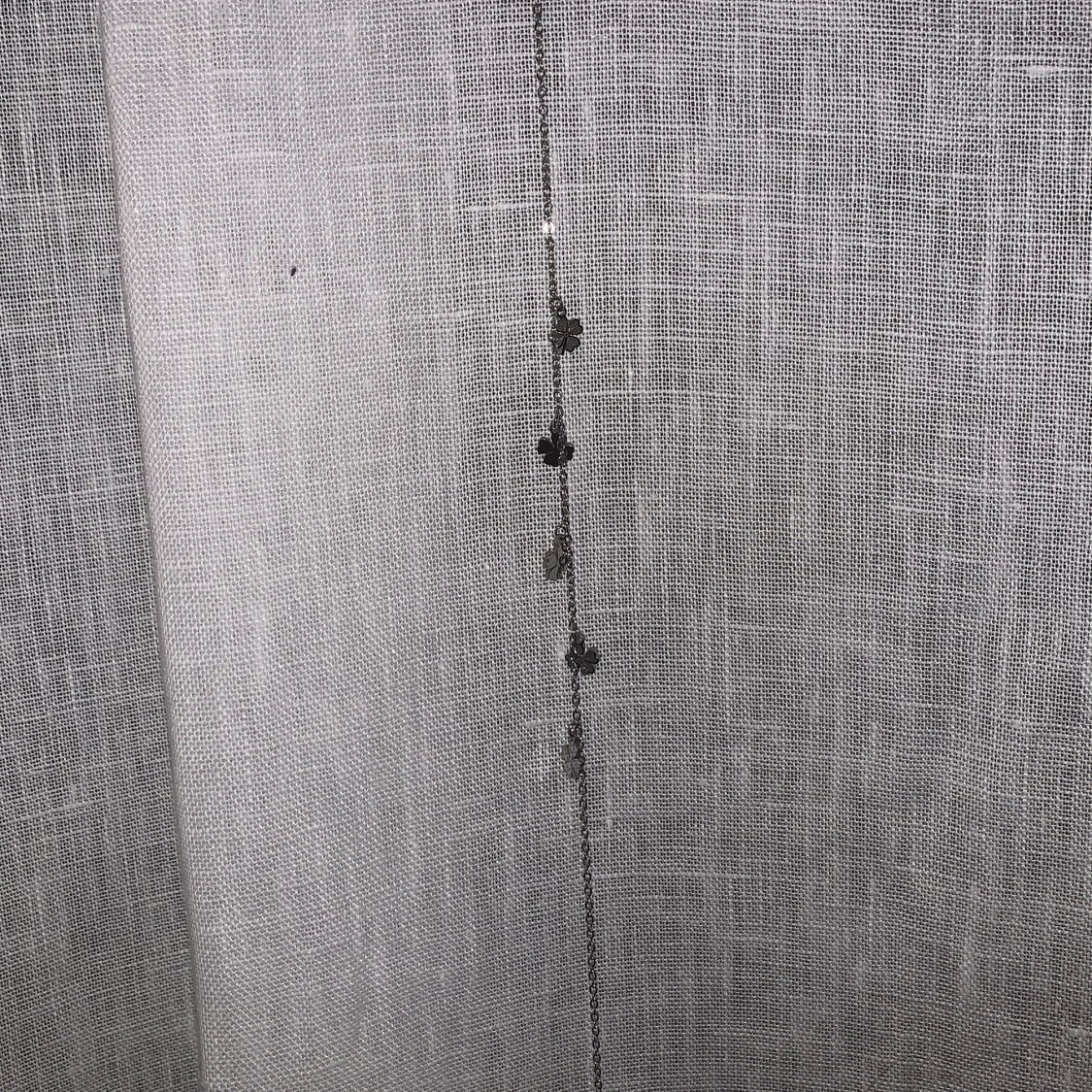 Silverhalsband med fyrklöverberlocker - 3