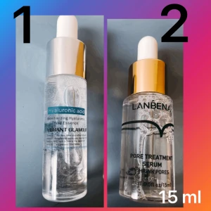 Prisförslag- 1 st Serum med hyaluronsyra och porbehandling 15 ml - Två olika serumflaskor på 15 ml vardera. Den första nr 1 är från Vibrant Glamour med hyaluronsyra för återfuktning. Den andra nr 2 fokuserar på porbehandling. Båda flaskorna har pipett för enkel applicering. Köpet gäller 1 st. 