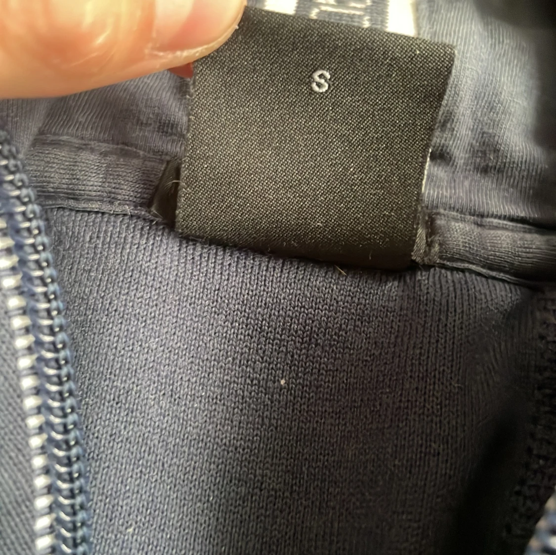 Mörkblå huvtröja från Hugo Boss - 3