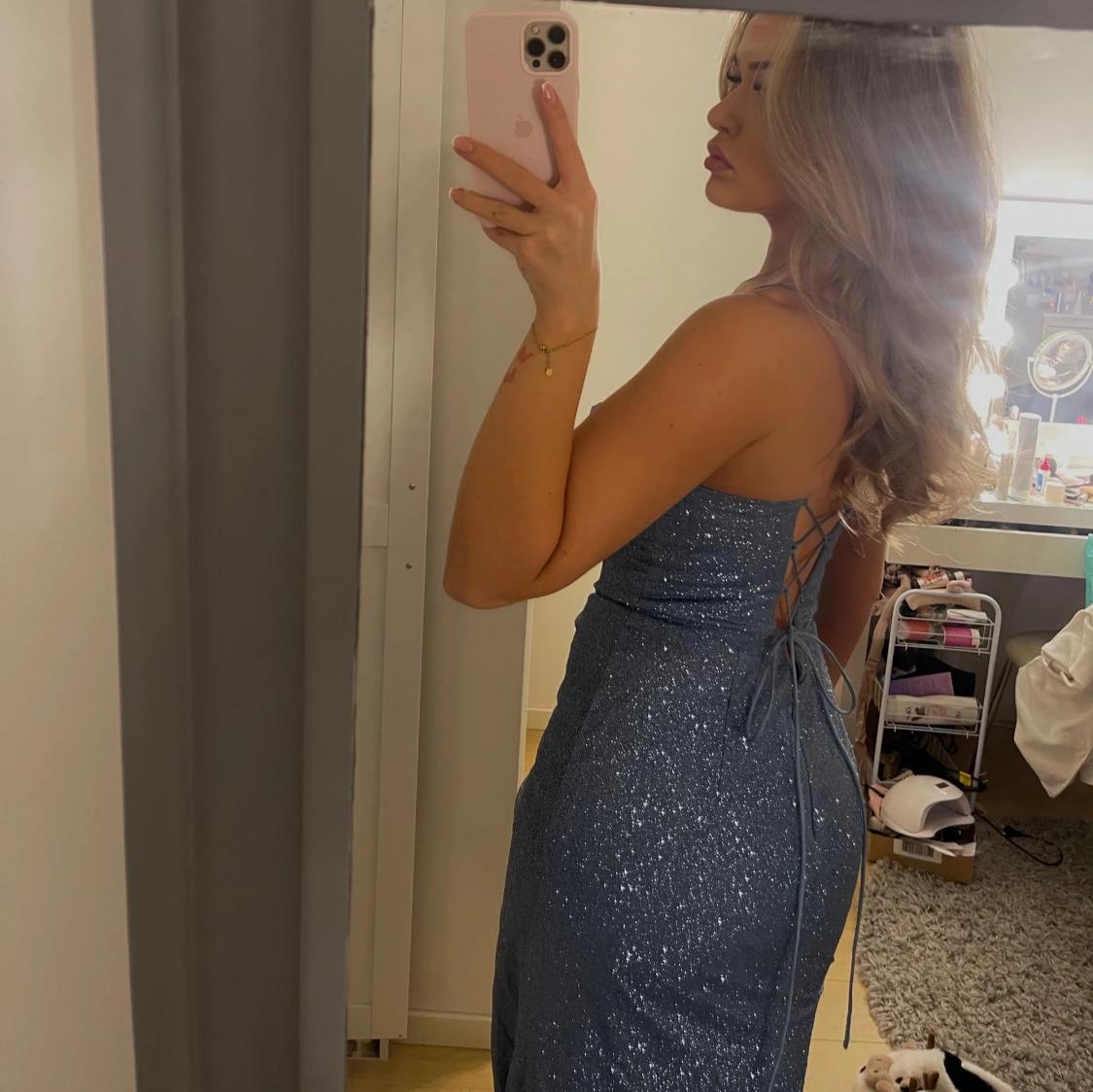 Blå glittrig långklänning - 1