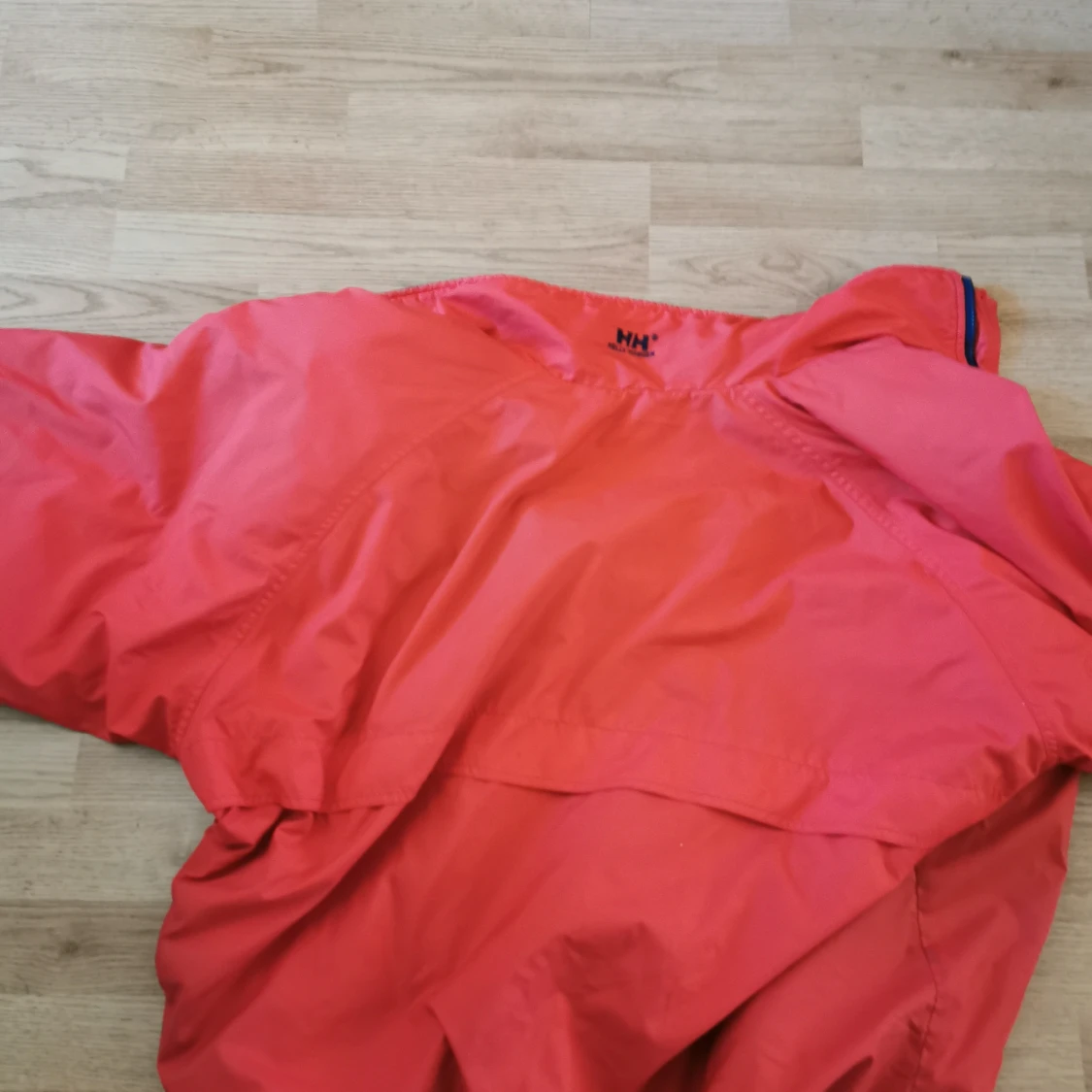 Röd vindjacka från Helly Hansen - 3