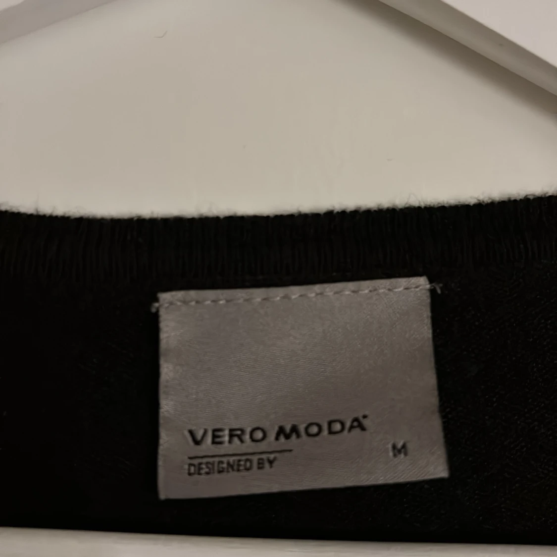 Svart kofta från Vero Moda med volymärm - 2