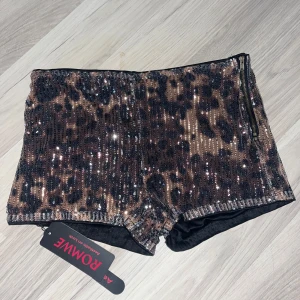 Paljett shorts - Oanvänd från Romwe