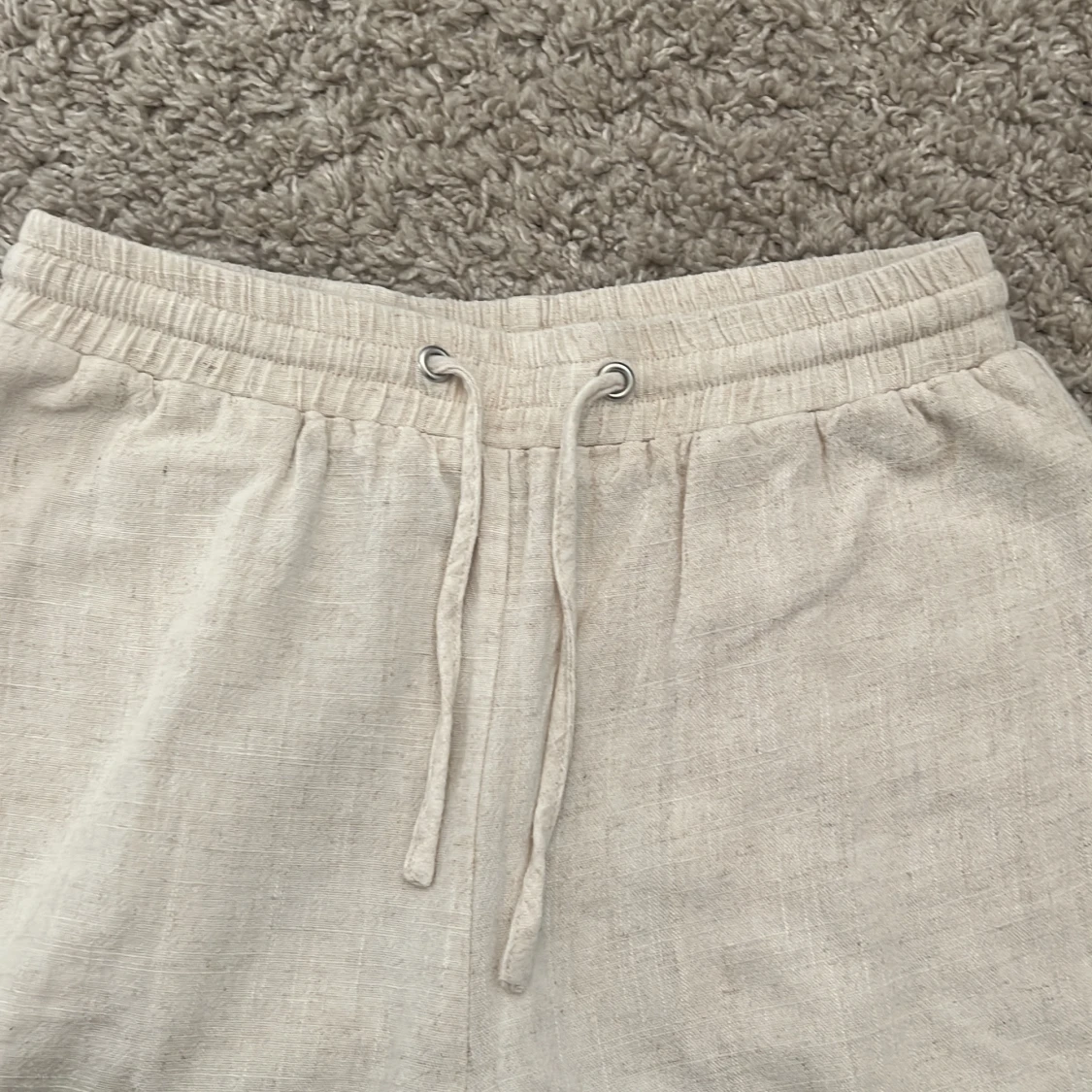 Beige linnebyxor från Grunt med snörning - 3