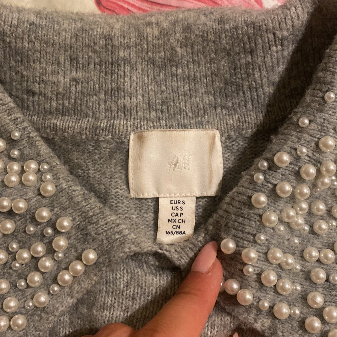 Grå stickad tröja med pärlkrage H&M - 1