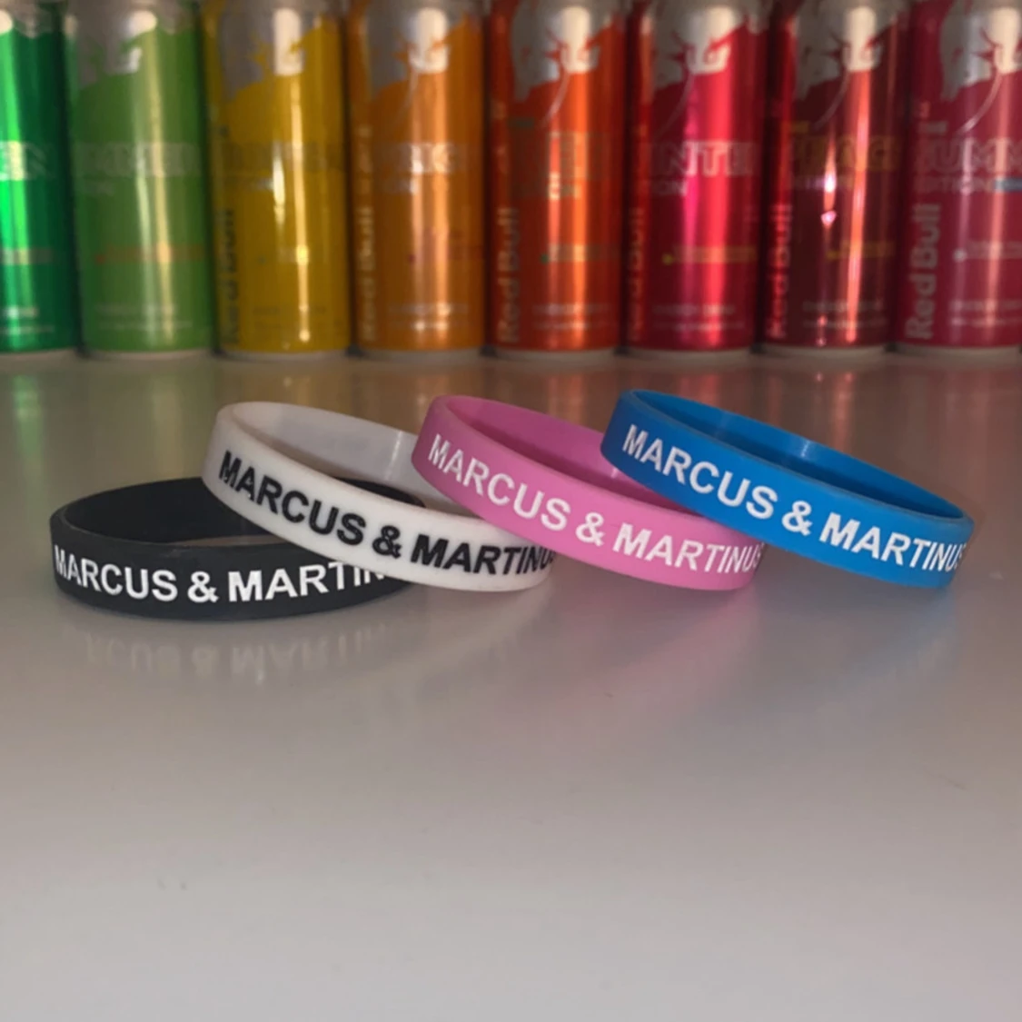 Marcus & Martinus armband säljes  - 1