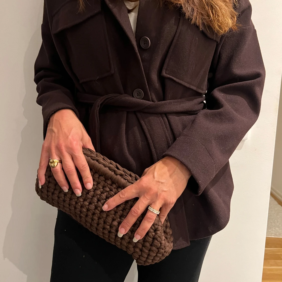 Brun stickad kuvertväska - 3